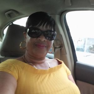 Meet your Posher, Lois